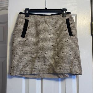 Banana republic beige skirt